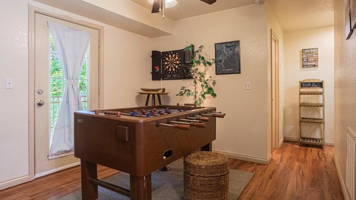Cabin C In The Gatlinburg Art & Craft Community 외부 사진