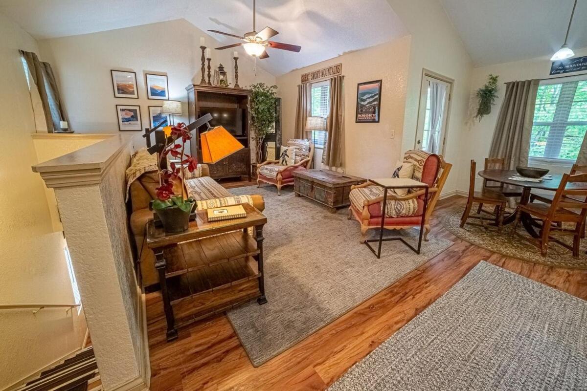 Cabin C In The Gatlinburg Art & Craft Community 외부 사진